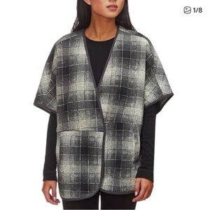 The North Face Black and White Plaid Poncho size L